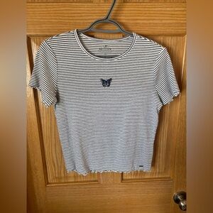 4. Hollister Butterfly Baby T 18-21” PTP